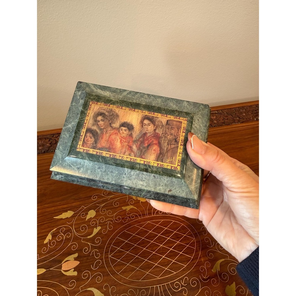 Vintage Edna Hibel Marble Jewelry Box - Signed Green Stone Trinket Box - Picture 7 of 15